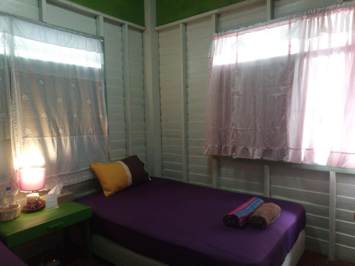 Baan Klang Soi Hotel Prachuap Khiri Khan Bagian luar foto